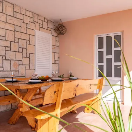 펜션 Beautiful In Gradina With Kitchen Rudina