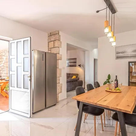 Beautiful In Gradina With Kitchen *