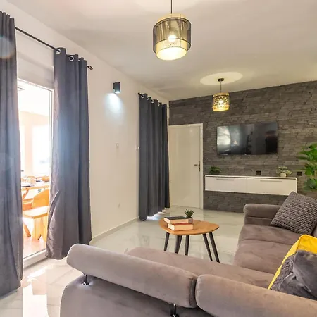 Beautiful In Gradina With Kitchen *