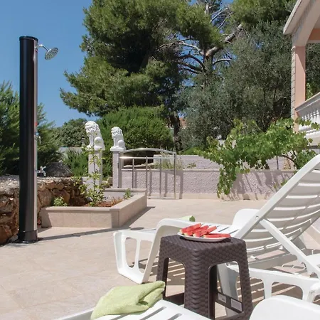 Ferienhaus Beautiful In Gradina With Kitchen